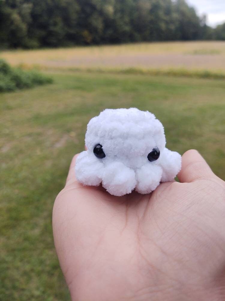 Mini velvet octopus plush
